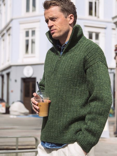 25-04 Tarjei Sweater